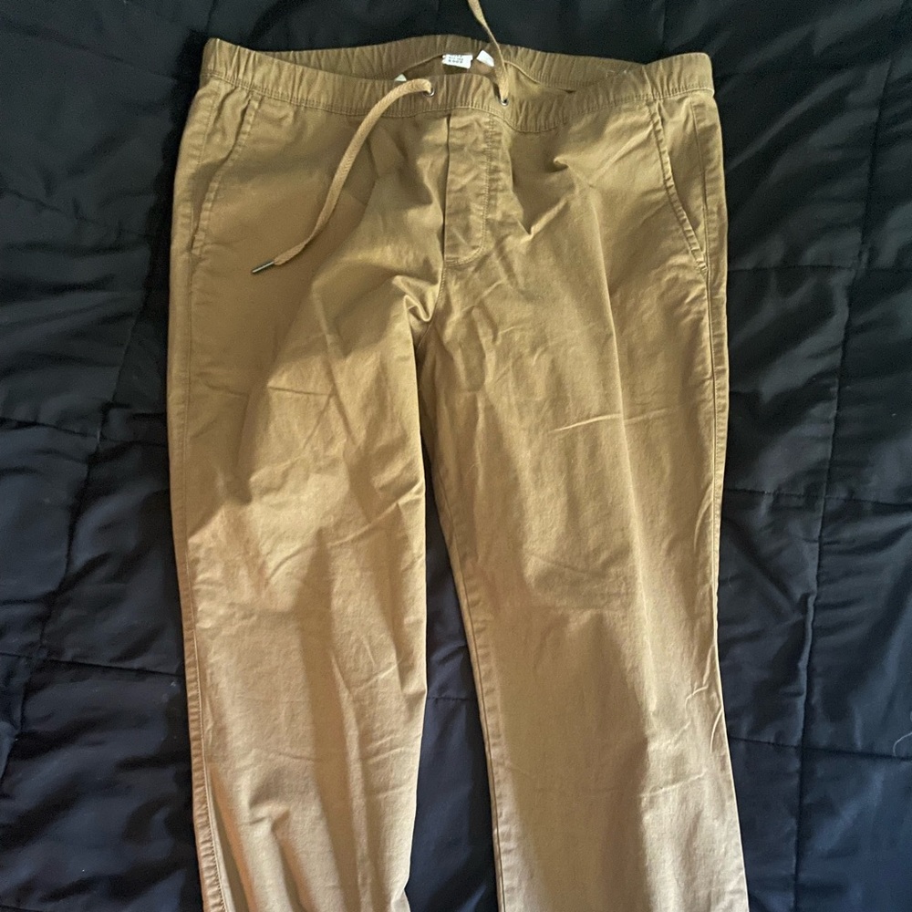 NWOT gap men’s large joggers